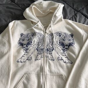 urban outfitters oversized zip up sweatshirt 
s/m